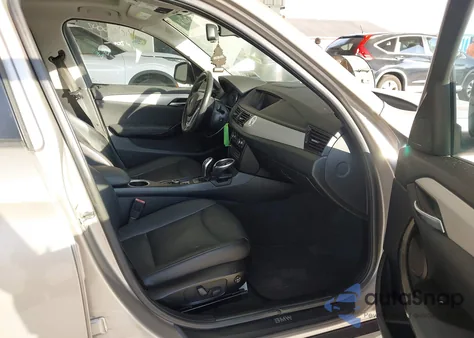 2015 BMW X1 xDrive28I из США, поврежденный, VIN WBAVL1C5XFVY32688